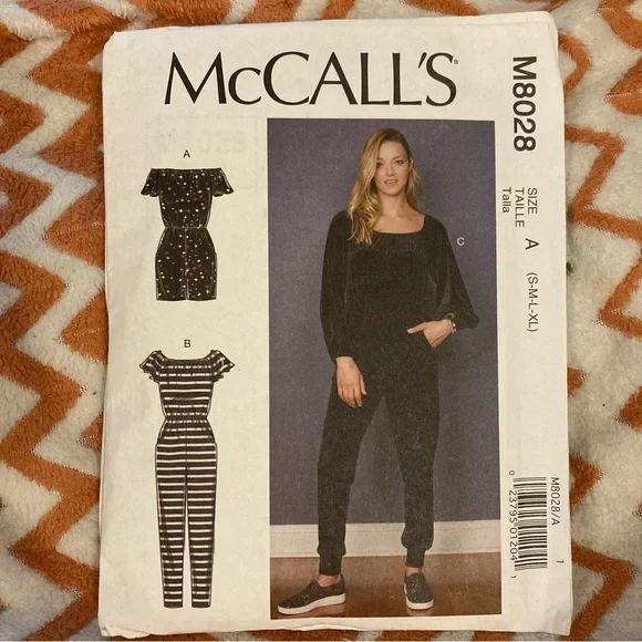 McCall’s Sewing Pattern 8028 - Picture 1 of 2